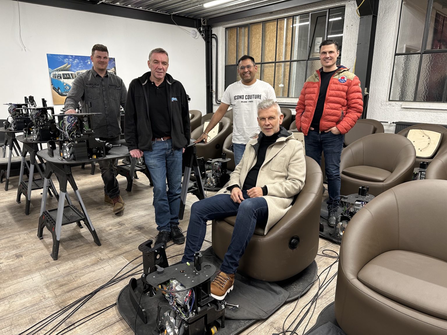 Zusammen mehr erreichen (von links) Michael Moser, Hubert Schill, Baldeep Singh, Günter Burger (sitzend) und Christian Fahrländer – das sind die Macher des Floating Chairs.