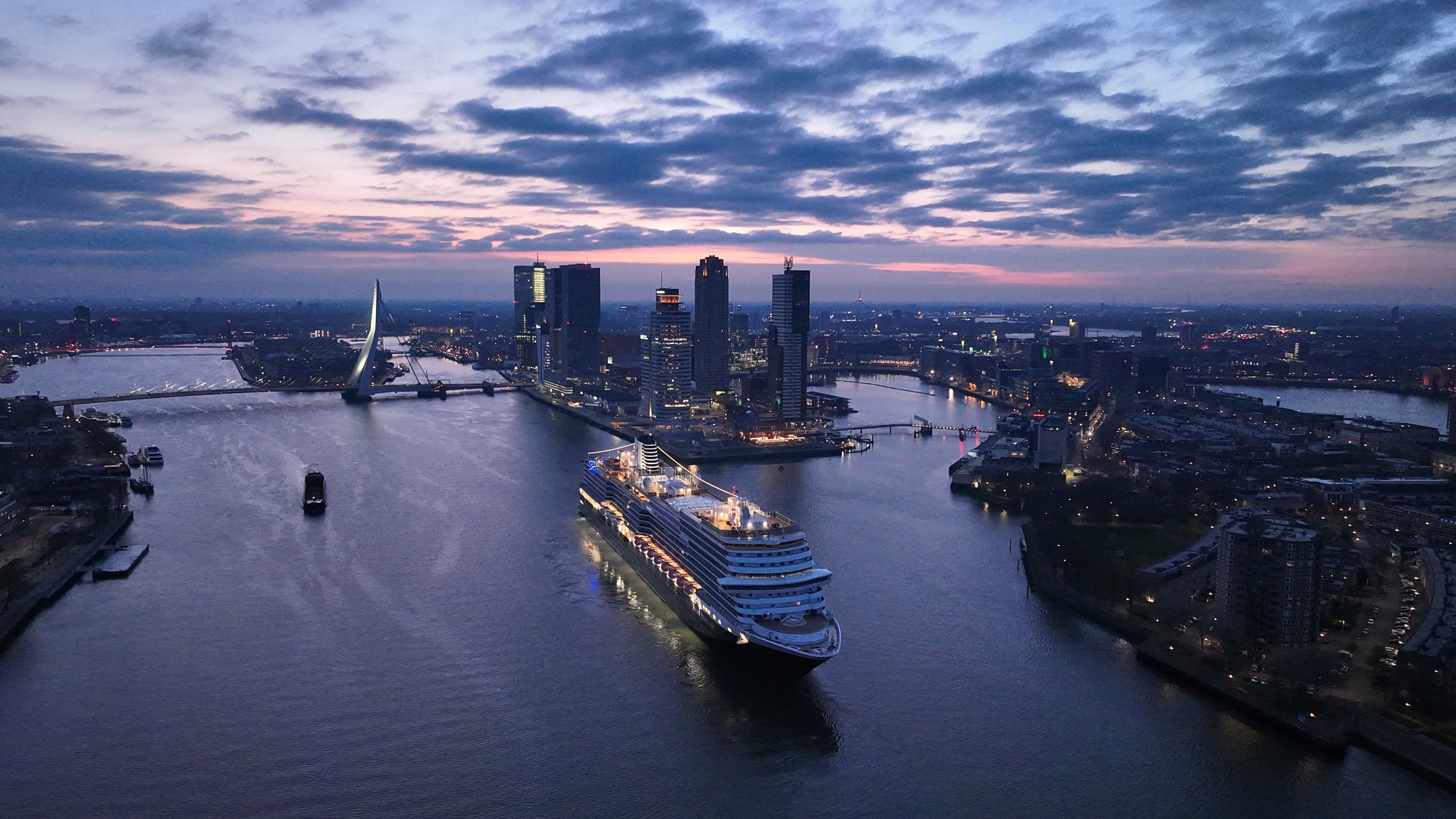 Rotterdam sails from Rotterdam min