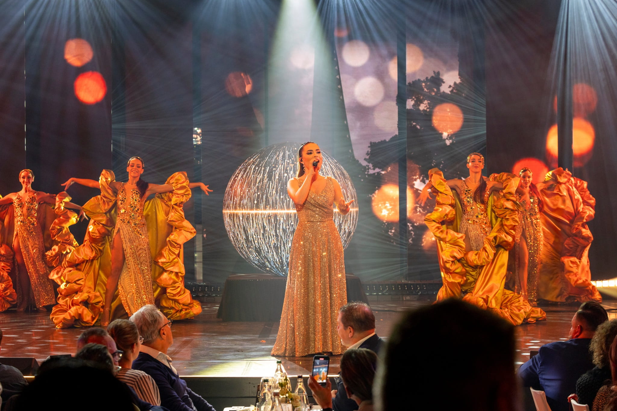 EP24 Dinner Show